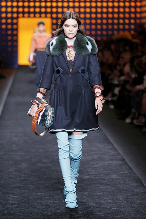 Busana Wanita Fendi - Front Row